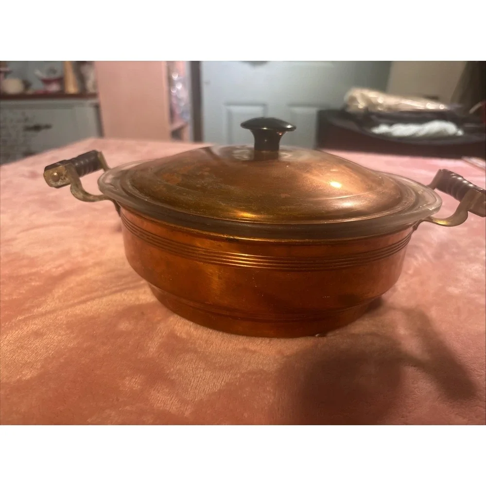 VINTAGE COPPERCRAFT GUILD CASSEROLE DISH W/LID & PYREX ROUND BAKING DISH INSERT